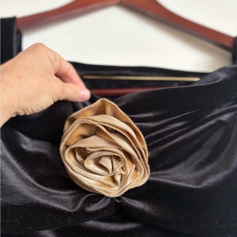 Reformation Black Velvet Top with Tan Rose Detail - Picture 3 of 5